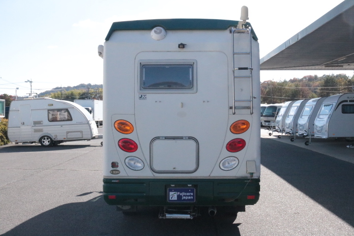 キャンピングカーキャブコン