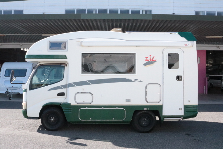 キャンピングカーキャブコン