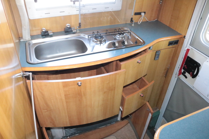 キャンピングカーキャブコン