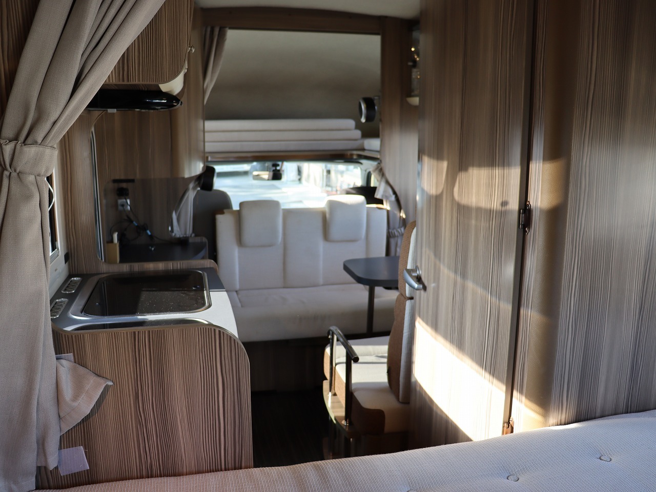 キャンピングカーキャブコン