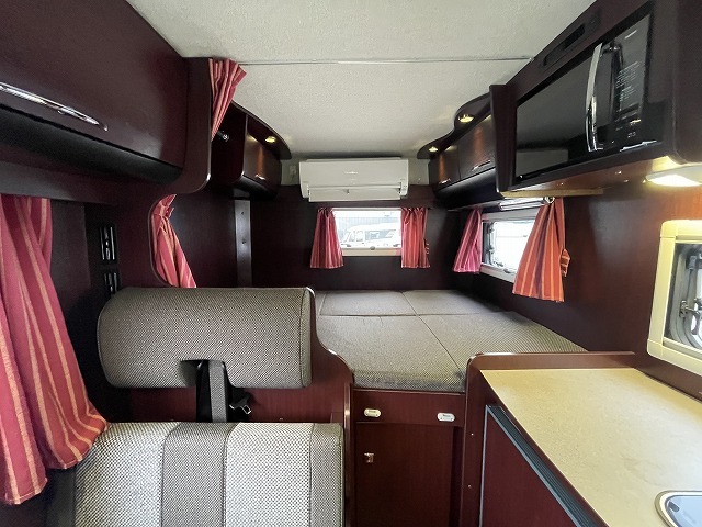 キャンピングカーキャブコン