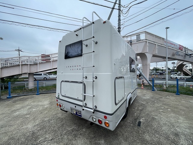 キャンピングカーキャブコン