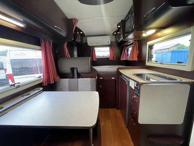 キャンピングカーキャブコン