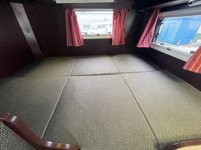 キャンピングカーキャブコン