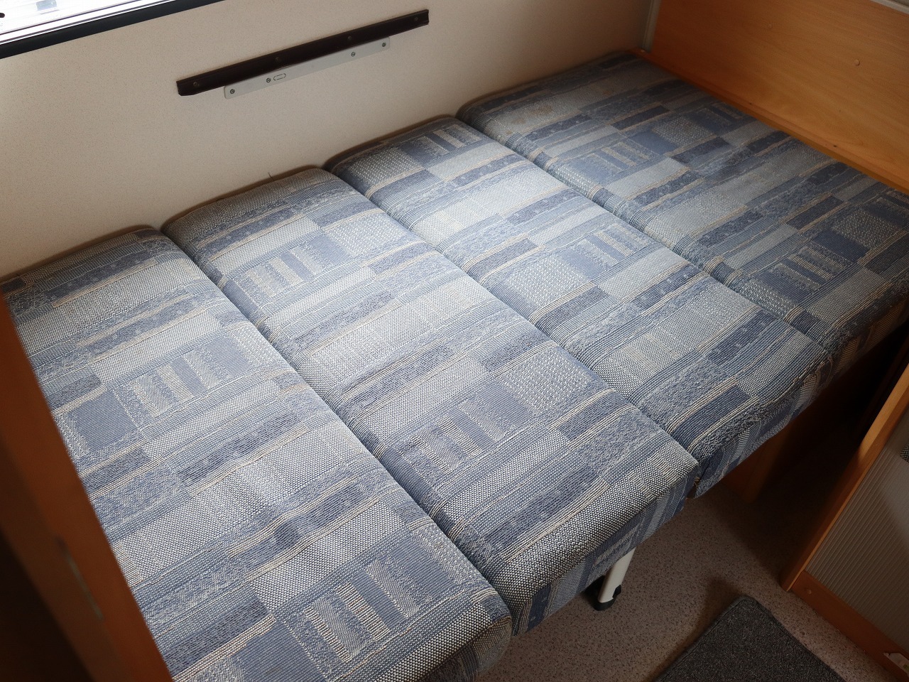 キャンピングカートレーラー