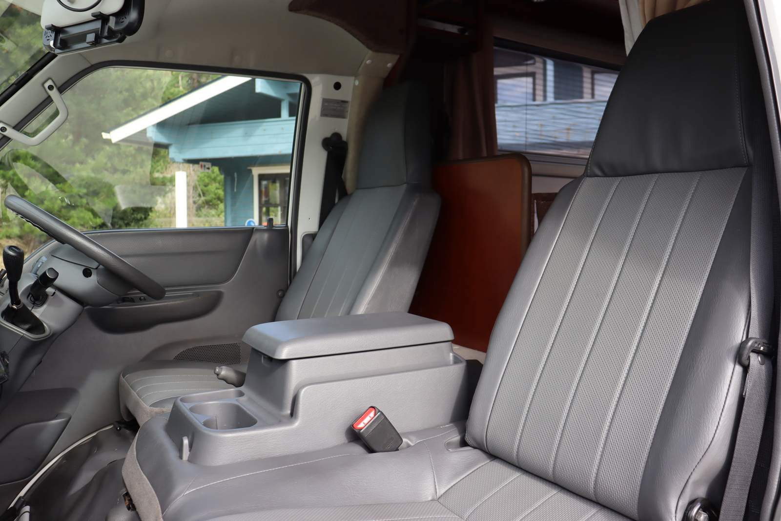 キャンピングカーキャブコン