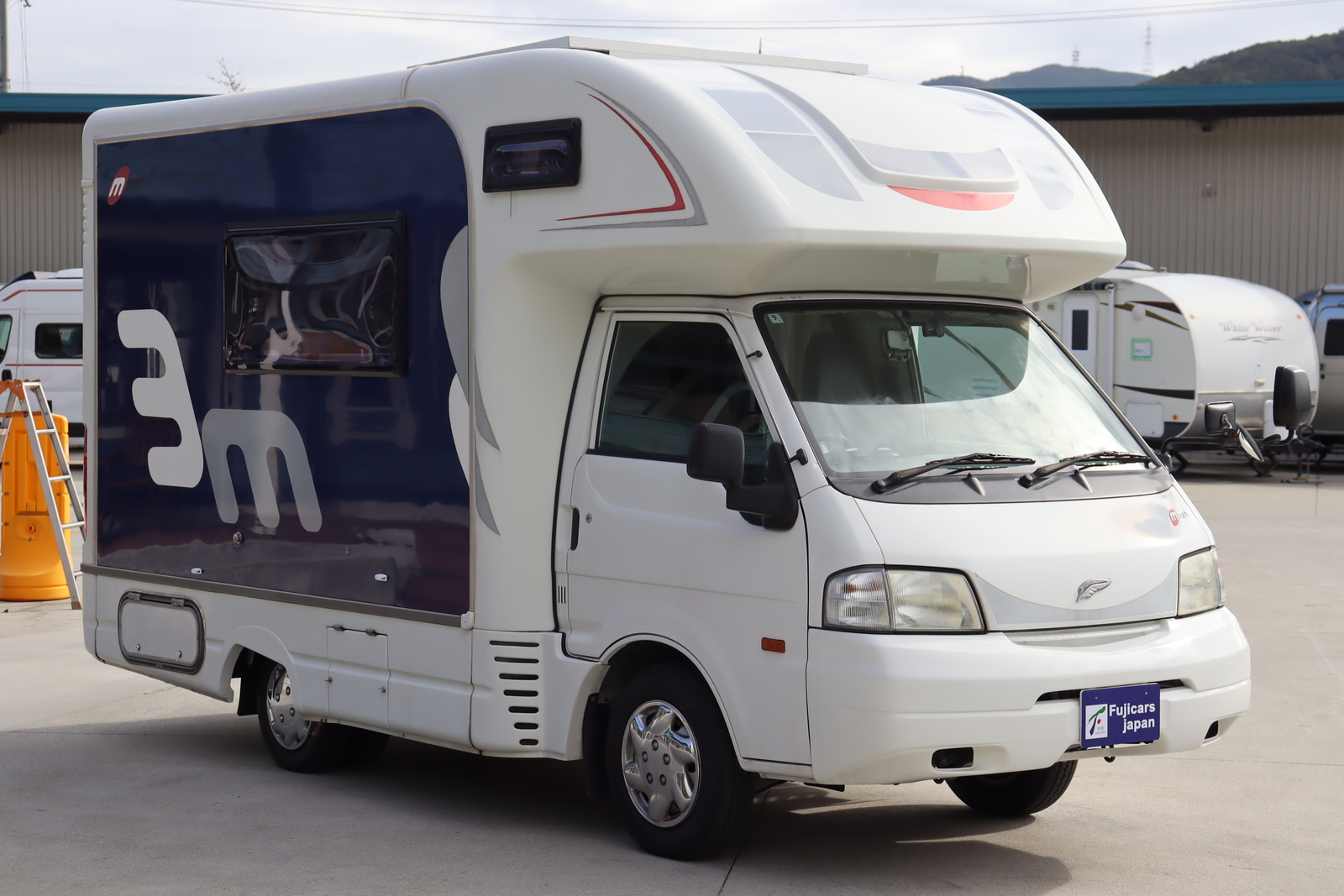 キャンピングカーキャブコン