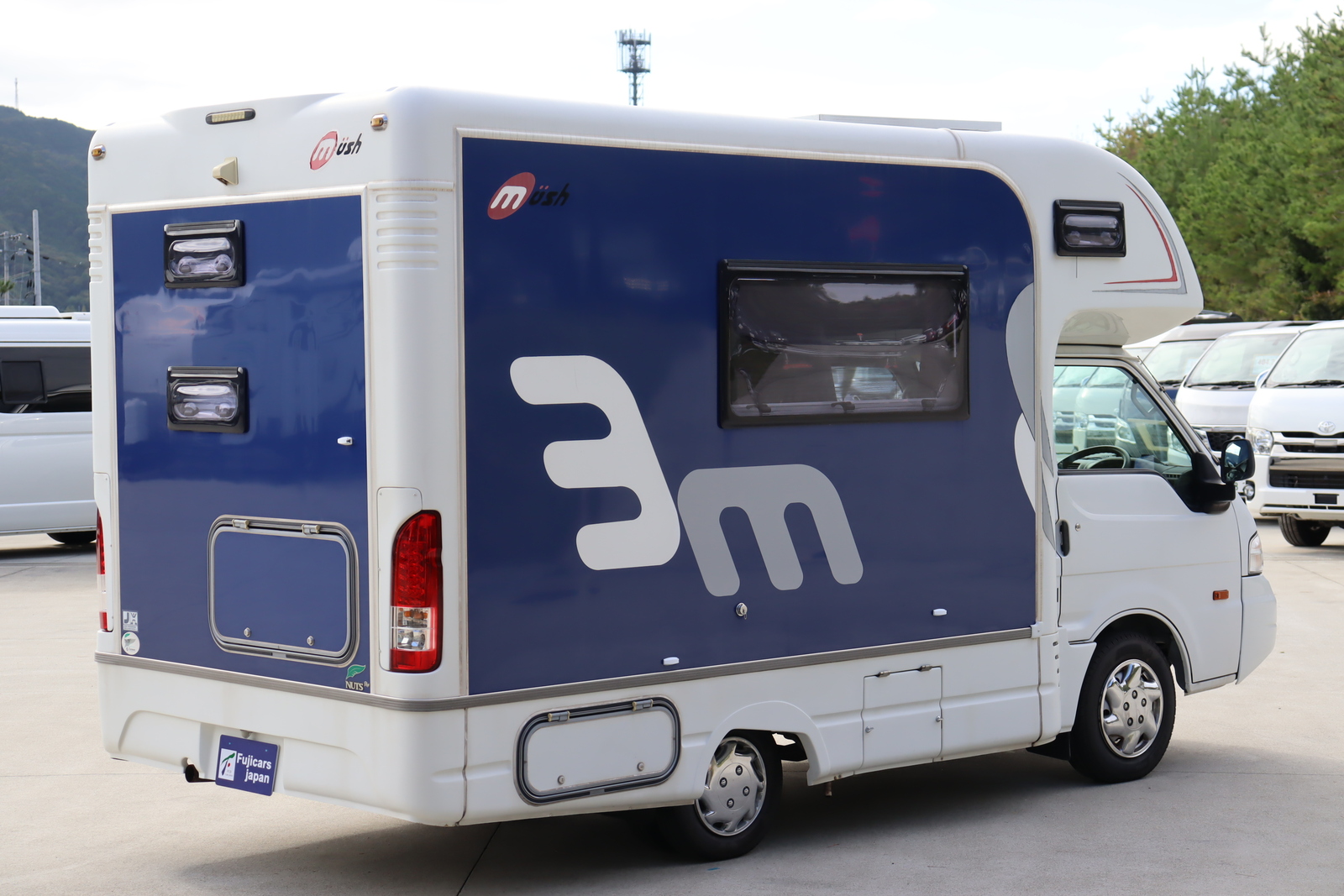 キャンピングカーキャブコン