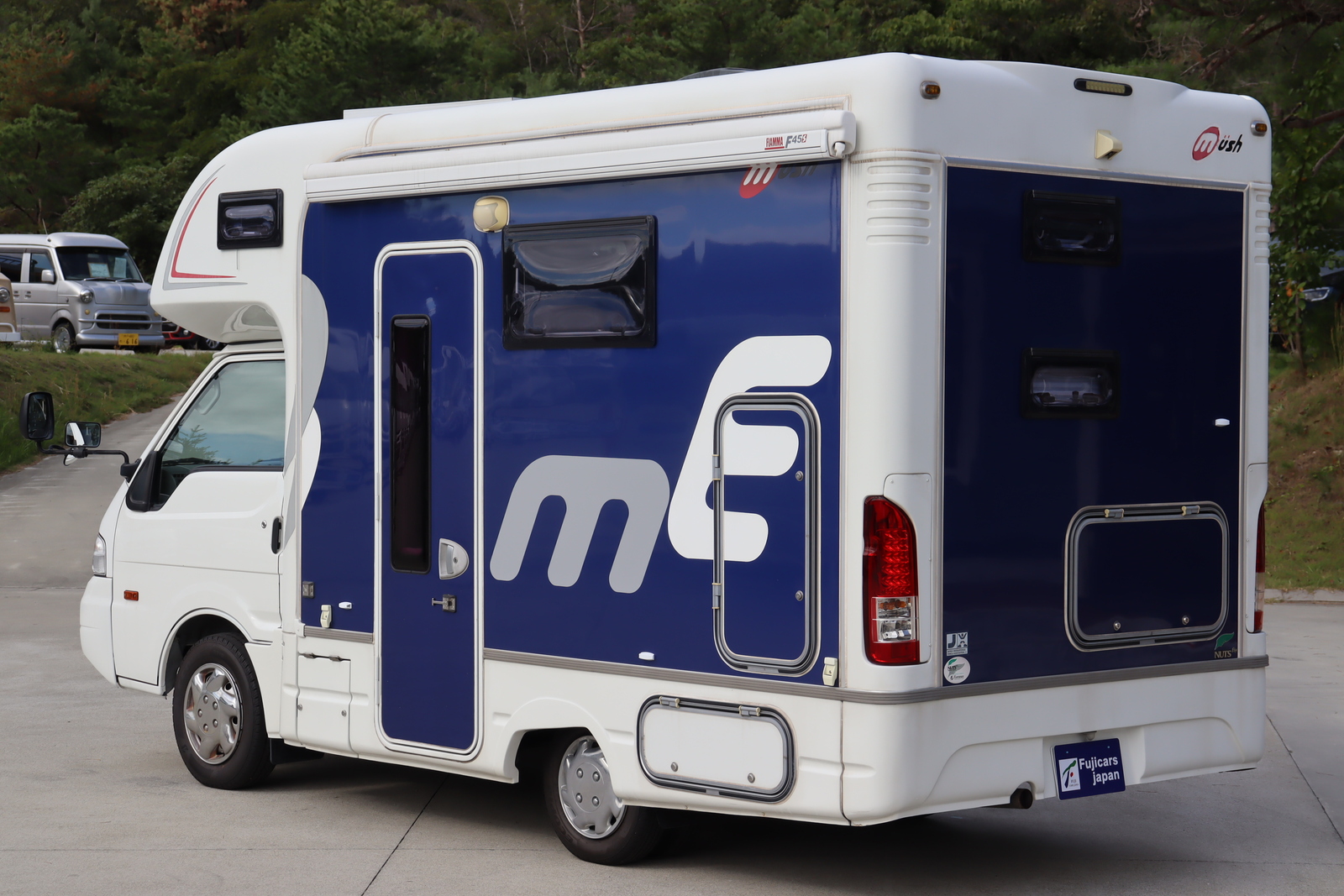 キャンピングカーキャブコン