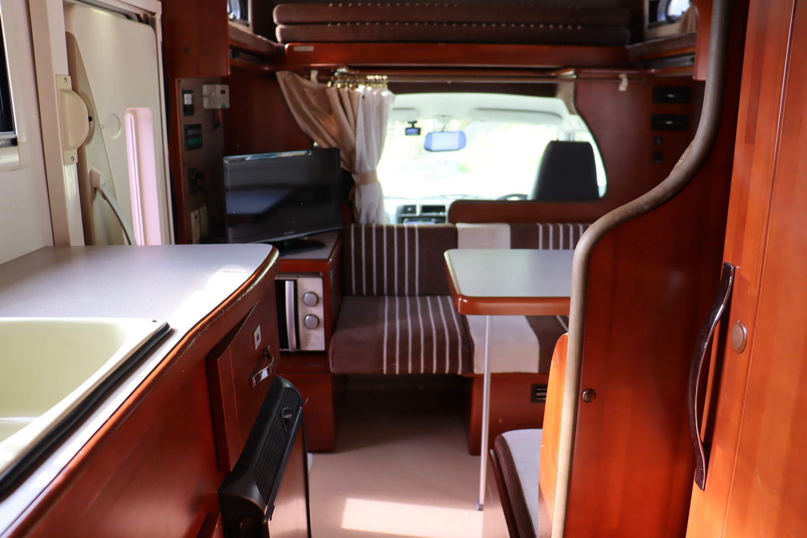 キャンピングカーキャブコン