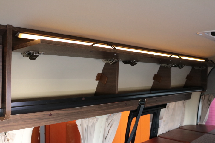 キャンピングカーバンコン