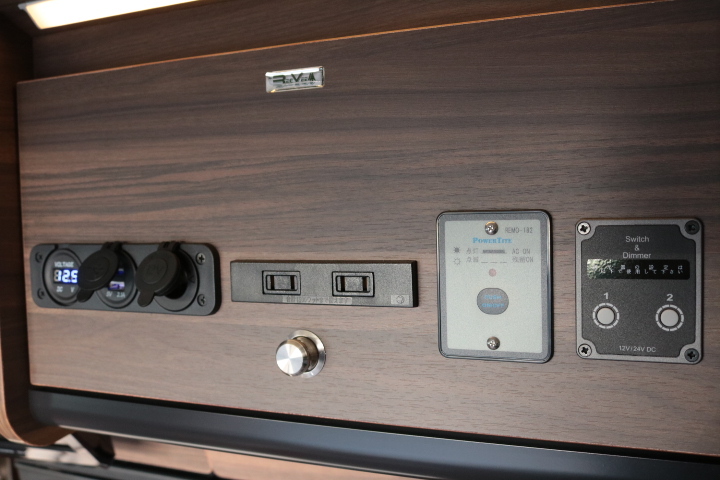 キャンピングカーバンコン