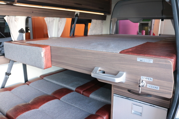 キャンピングカーバンコン