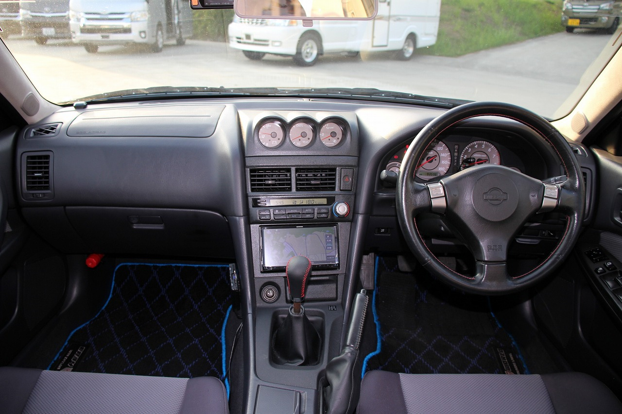 日産スカイライン