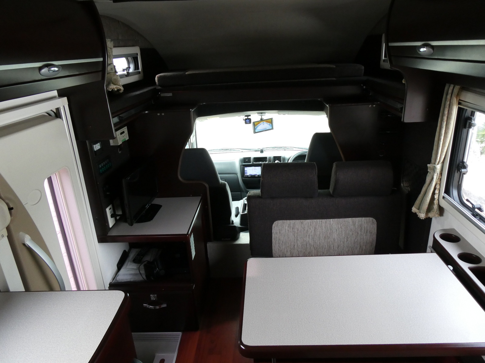 キャンピングカーキャブコン