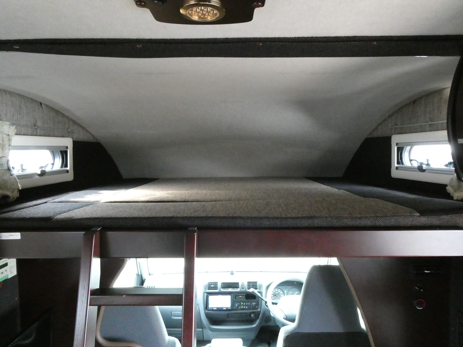 キャンピングカーキャブコン