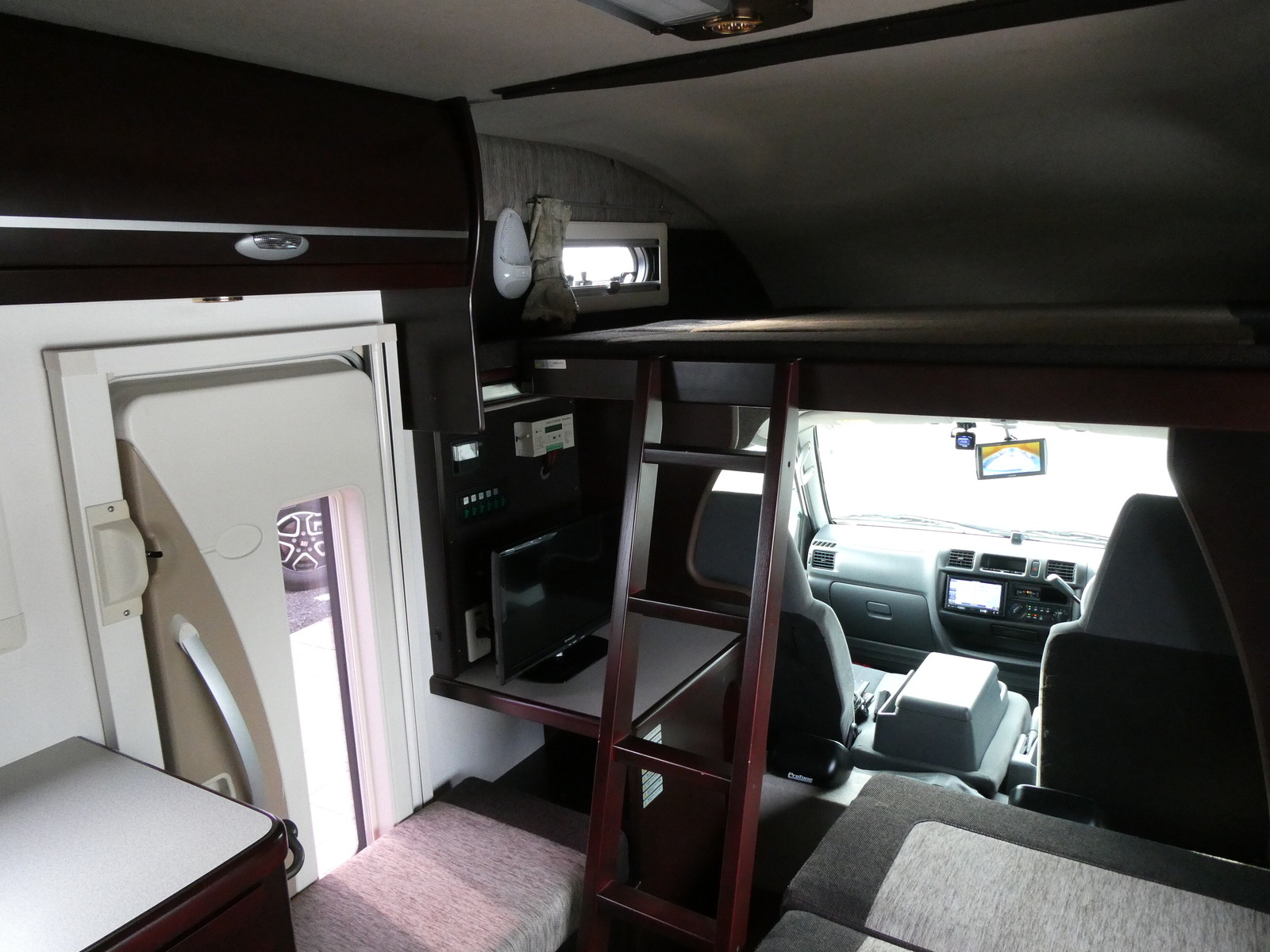 キャンピングカーキャブコン