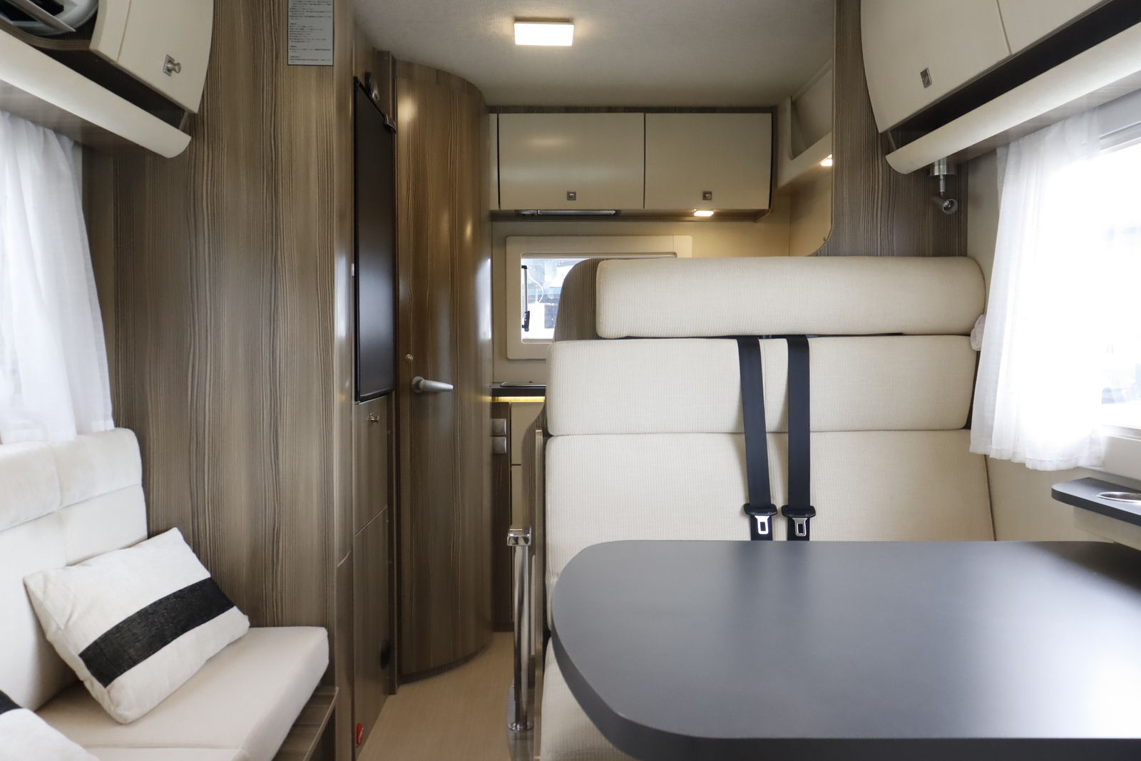 キャンピングカーキャブコン