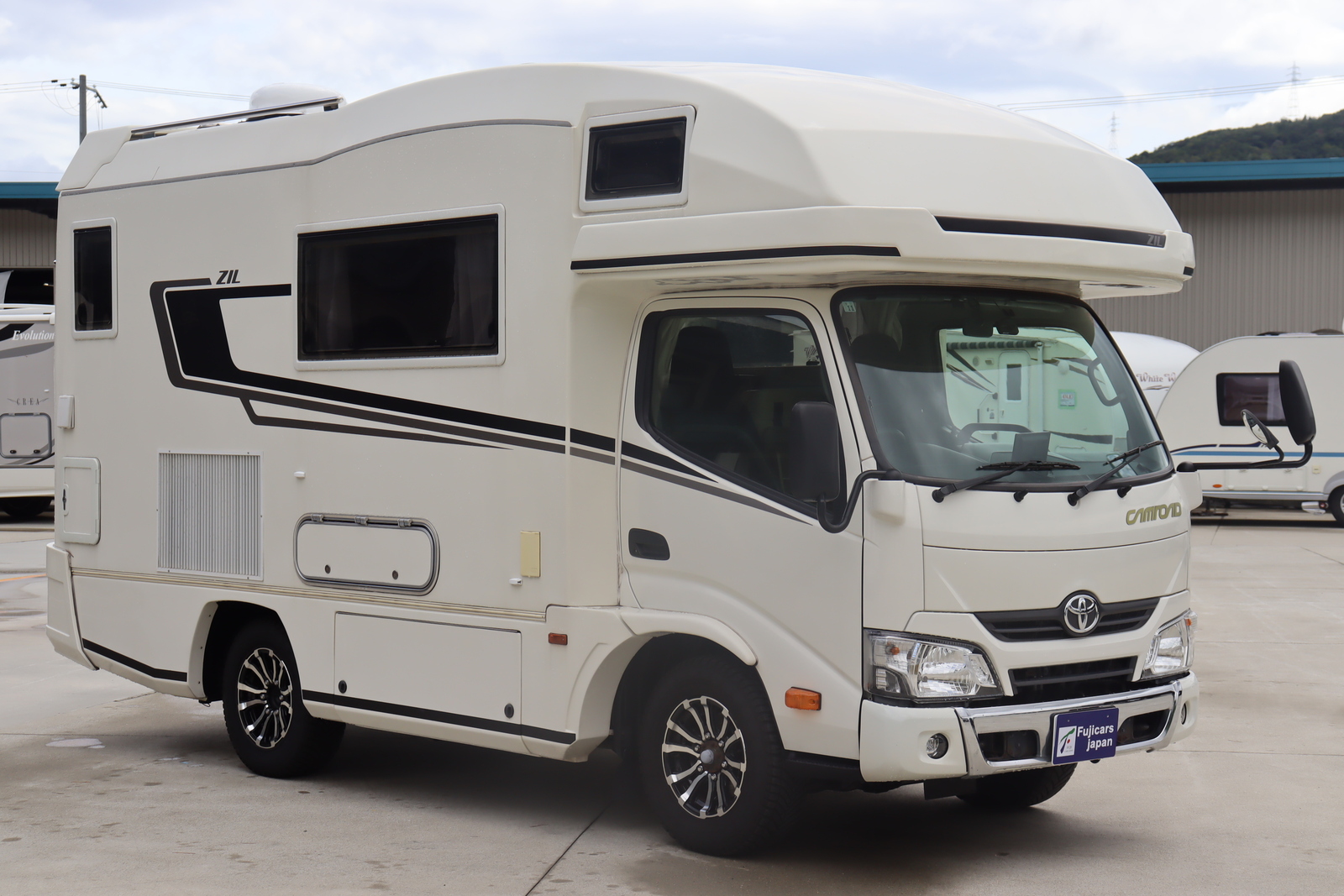 キャンピングカーキャブコン