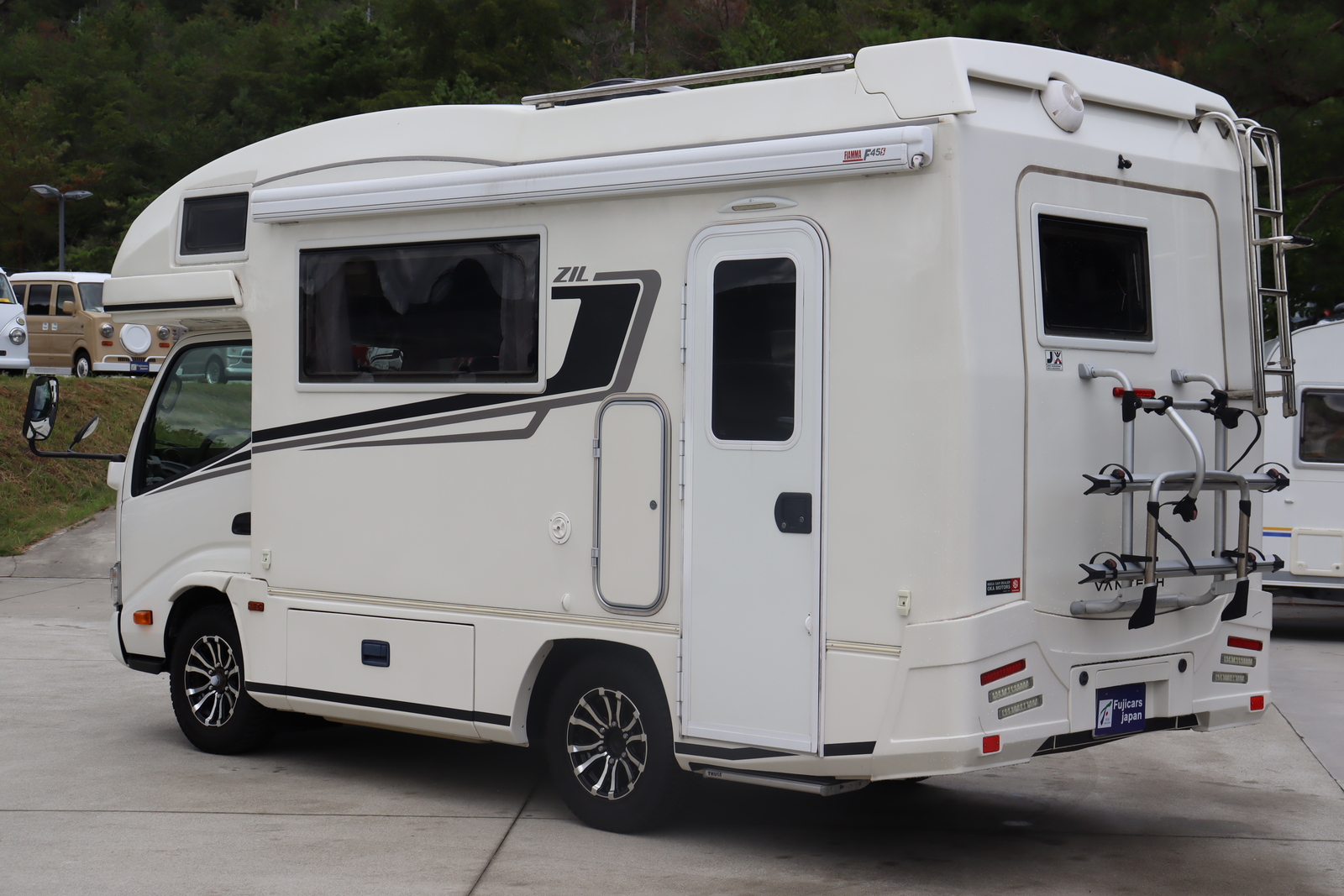 キャンピングカーキャブコン