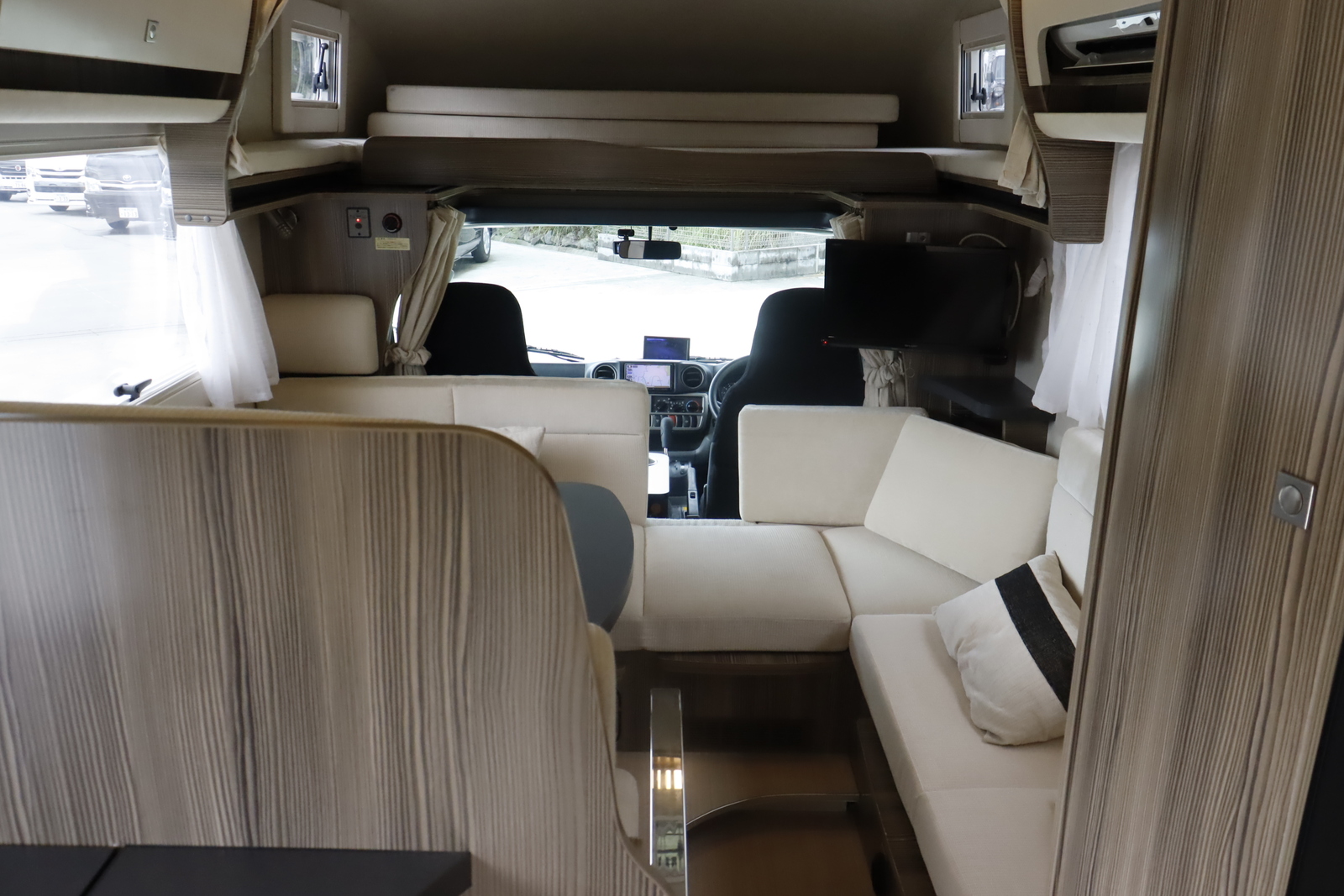 キャンピングカーキャブコン