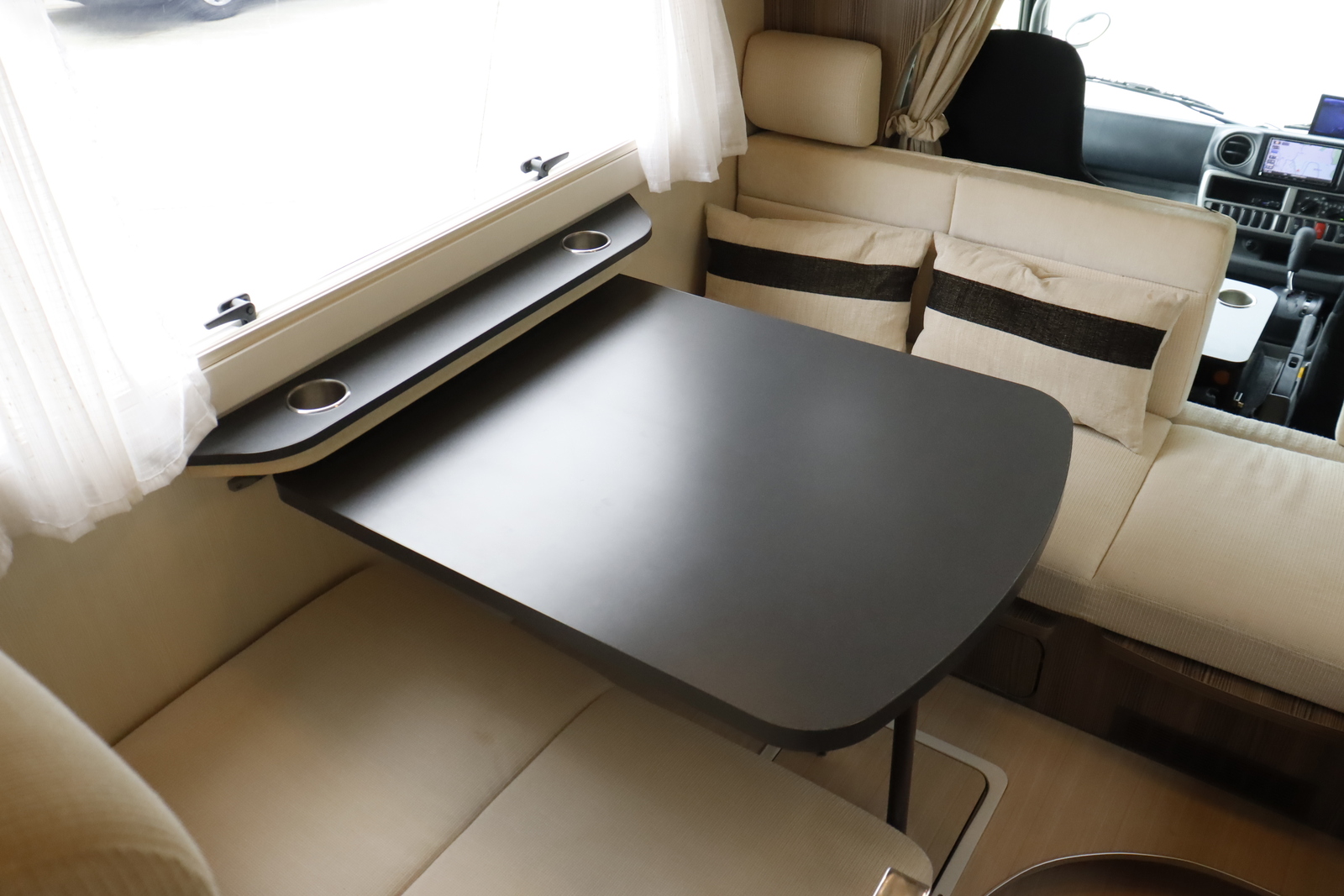 キャンピングカーキャブコン