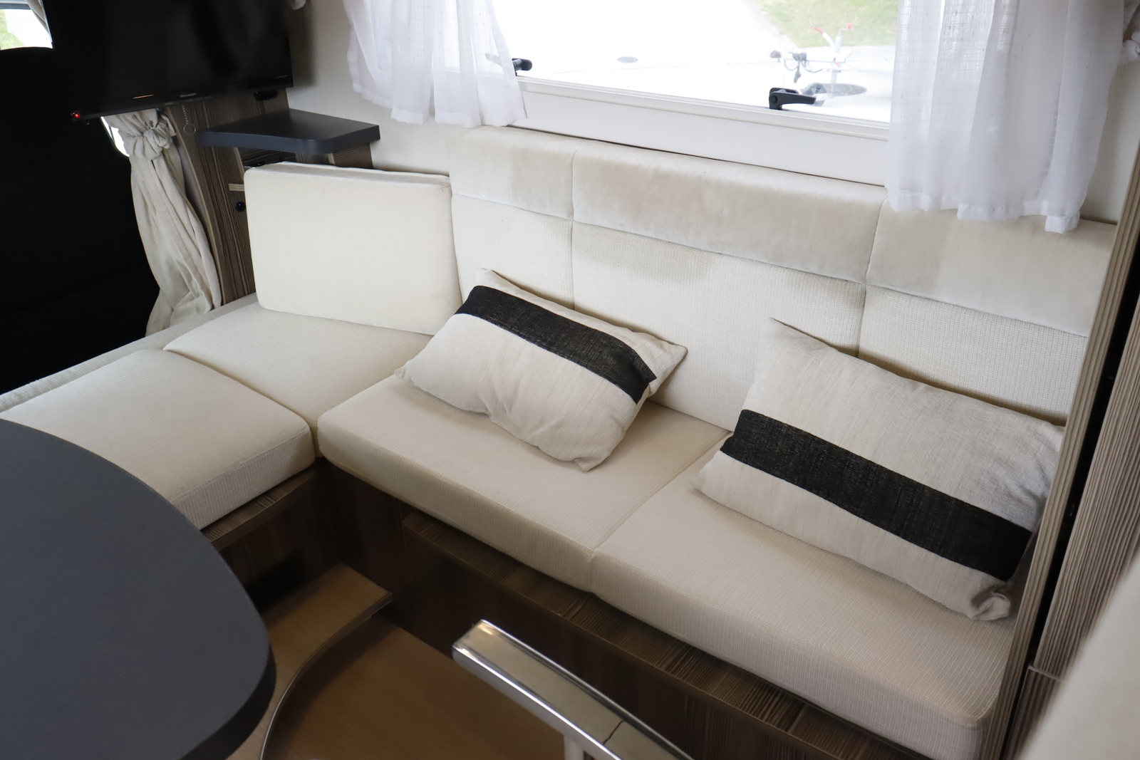 キャンピングカーキャブコン