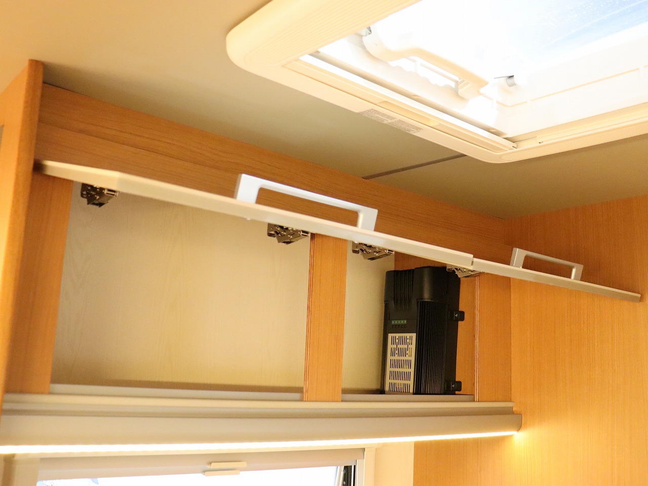 キャンピングカートレーラー