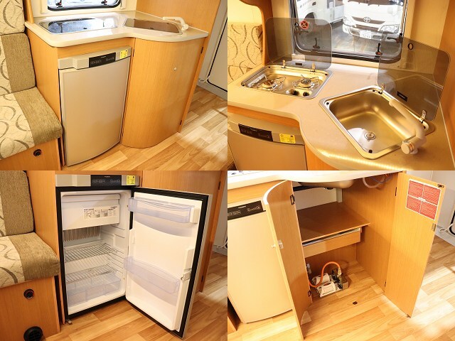 キャンピングカートレーラー