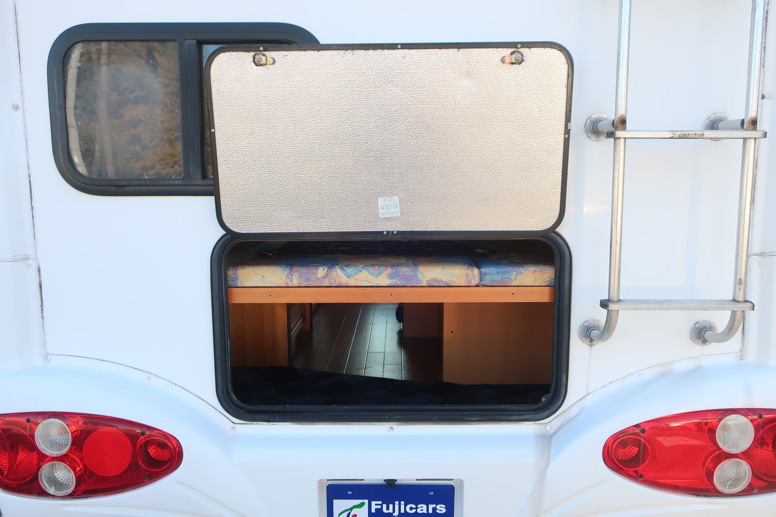 キャンピングカーキャブコン