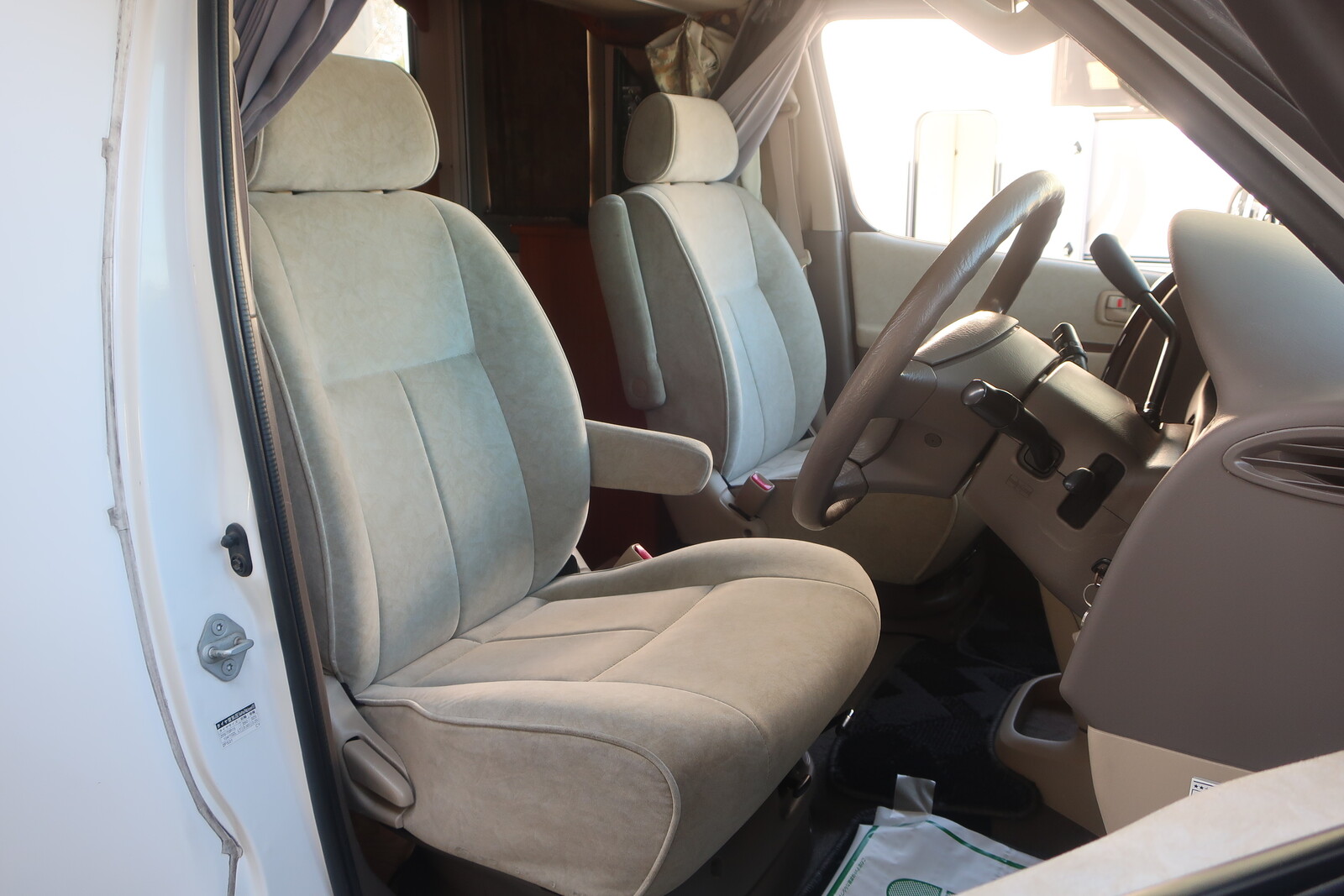 キャンピングカーキャブコン