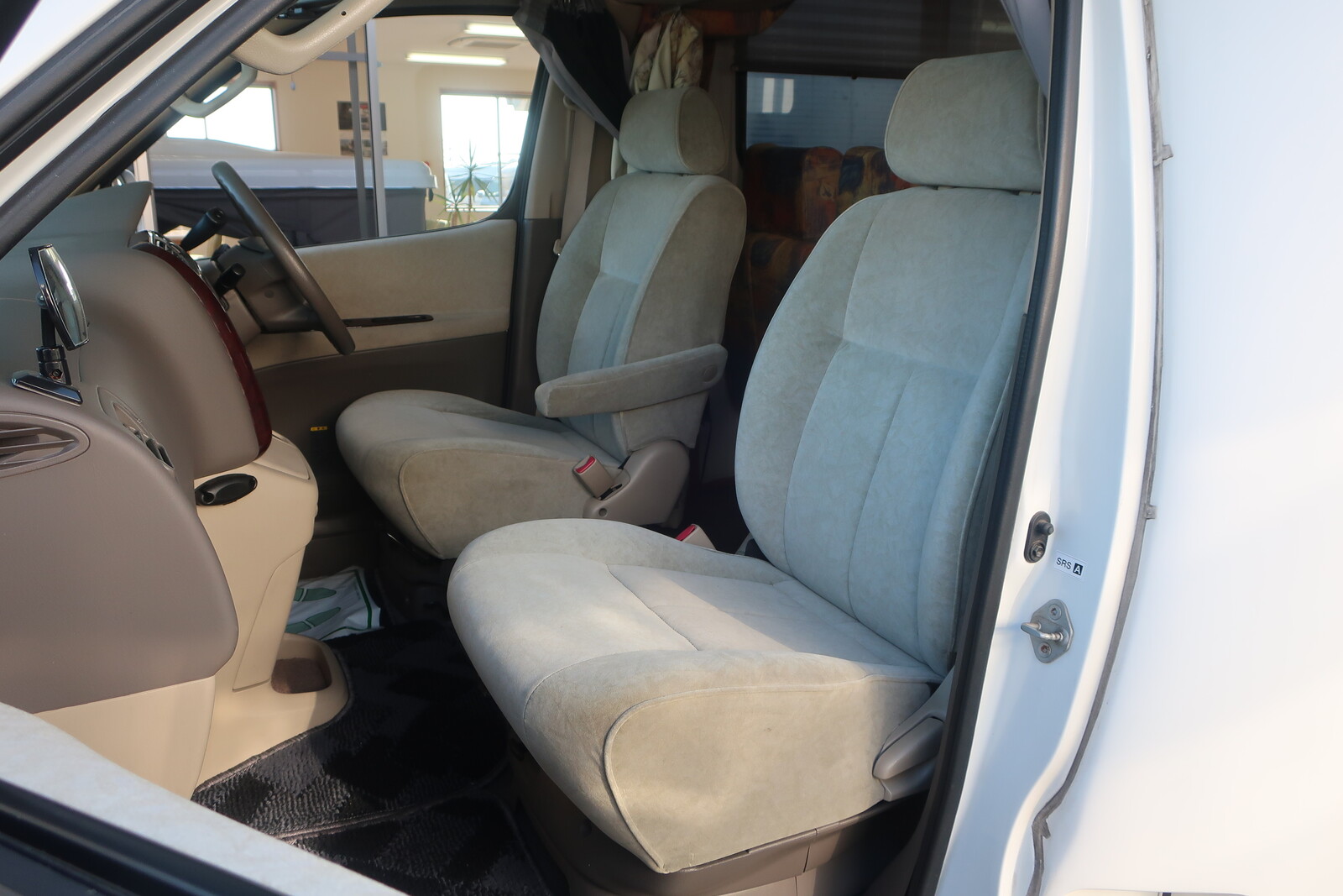 キャンピングカーキャブコン