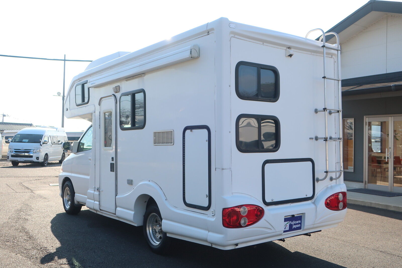 キャンピングカーキャブコン