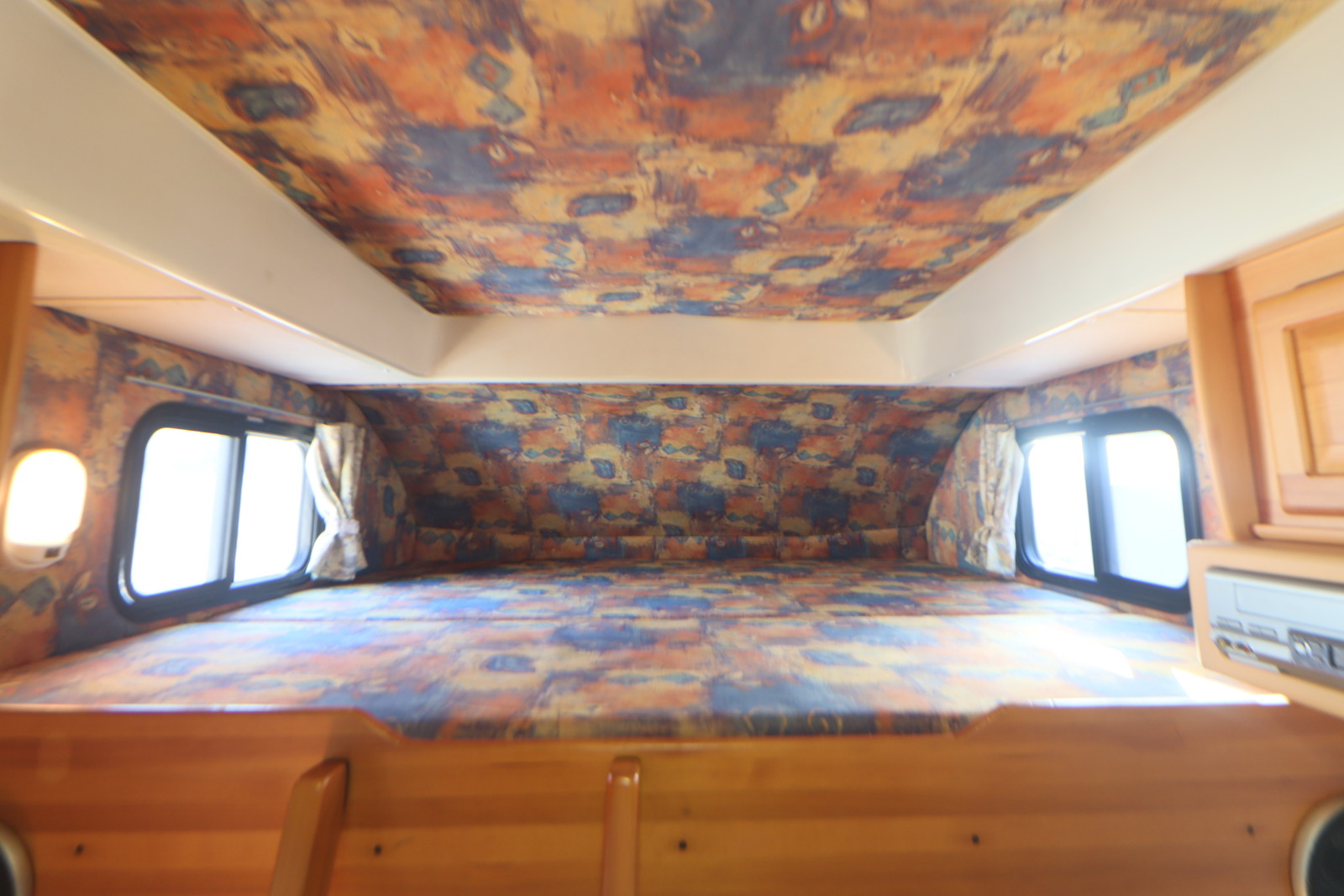 キャンピングカーキャブコン