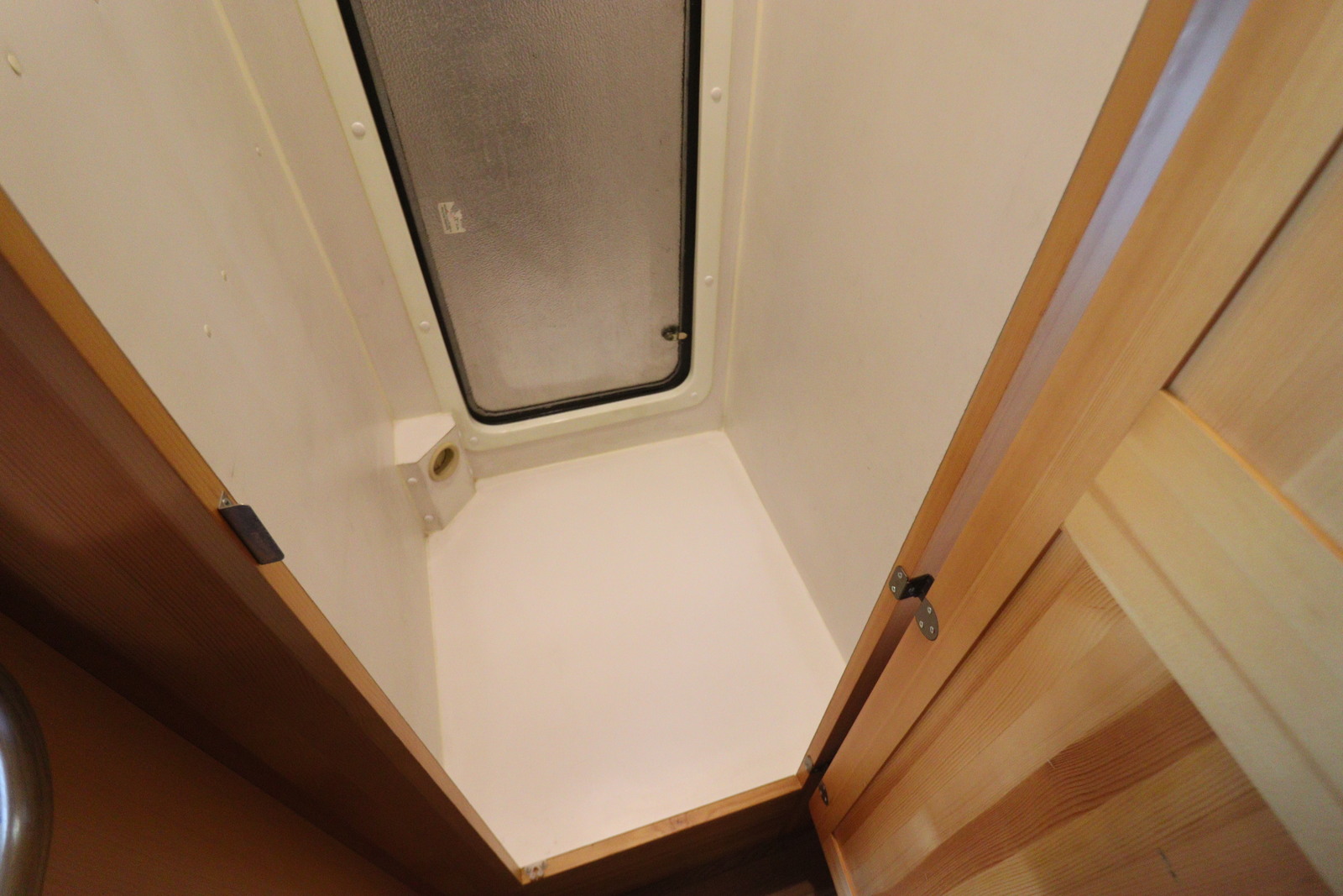 キャンピングカーキャブコン