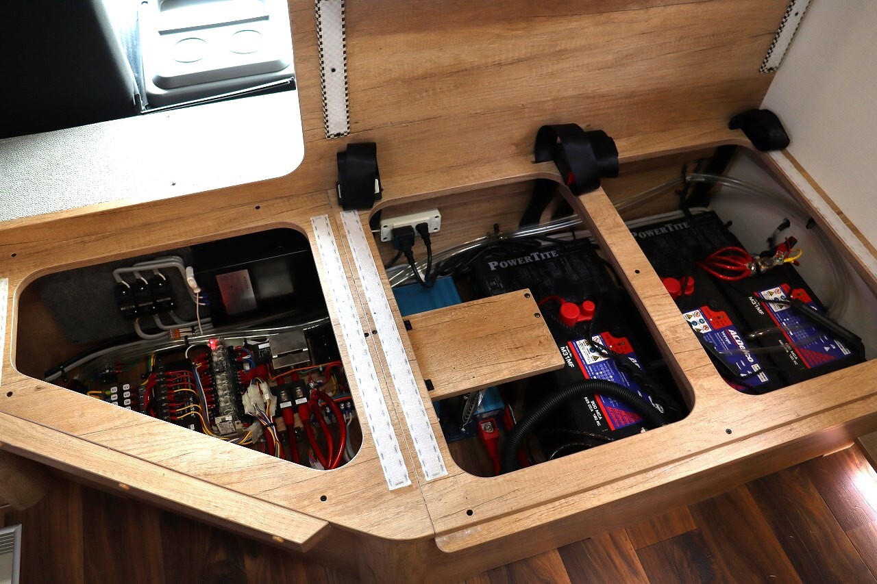 キャンピングカーキャブコン