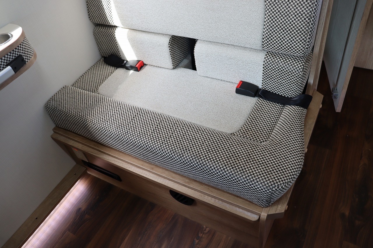 キャンピングカーキャブコン