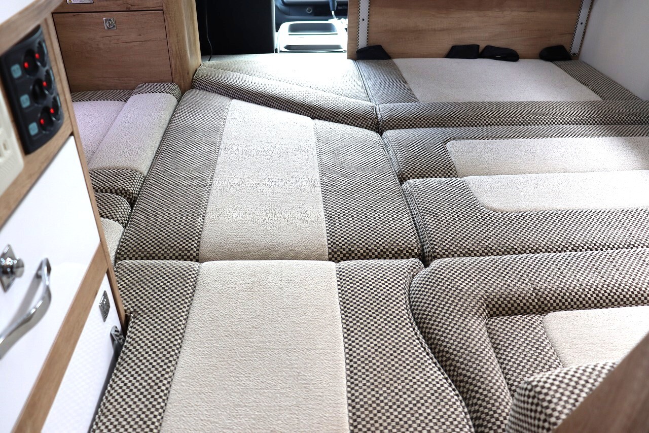 キャンピングカーキャブコン