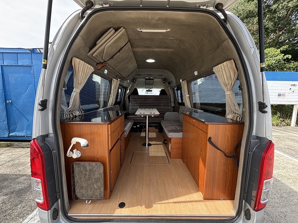 キャンピングカーバンコン