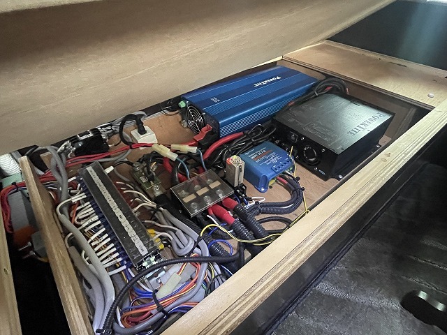 キャンピングカーキャブコン