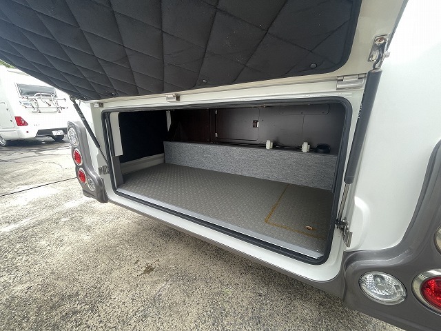 キャンピングカーキャブコン