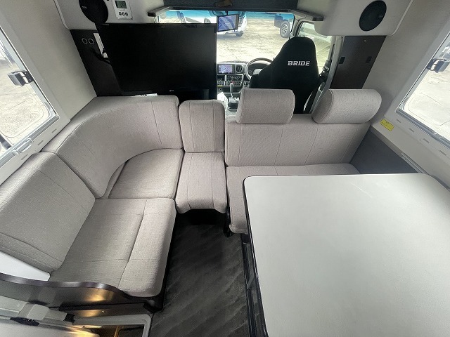 キャンピングカーキャブコン