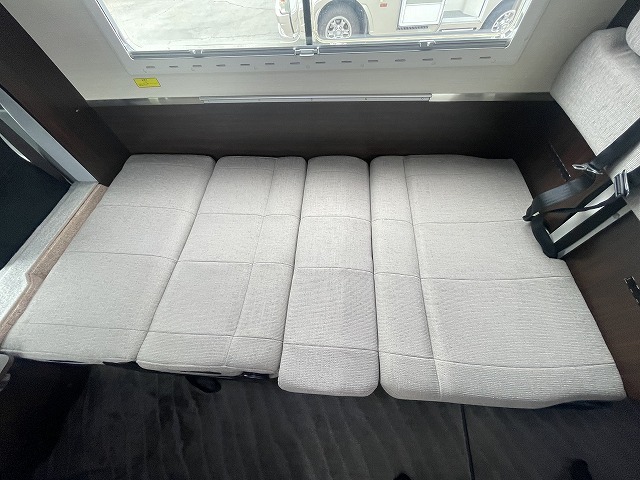 キャンピングカーキャブコン