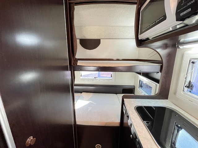 キャンピングカーキャブコン