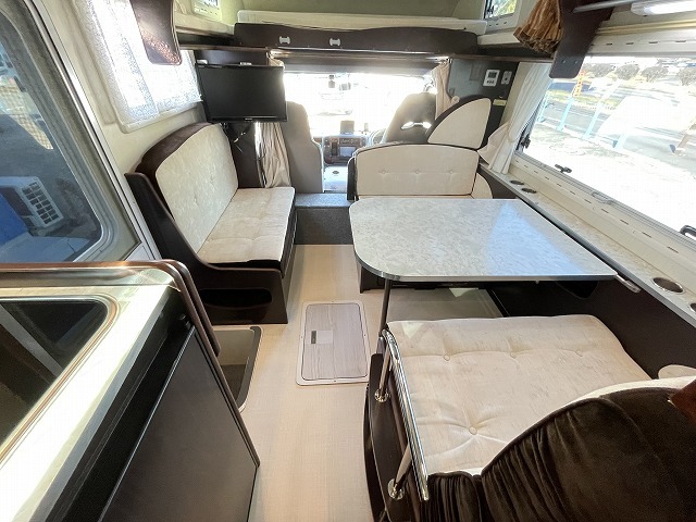 キャンピングカーキャブコン