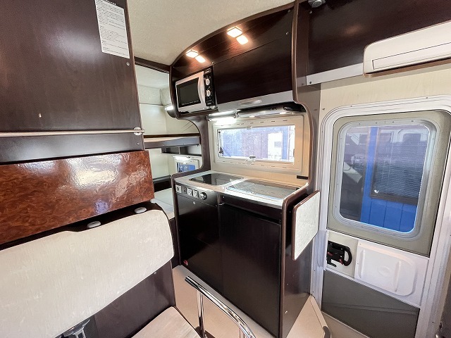 キャンピングカーキャブコン