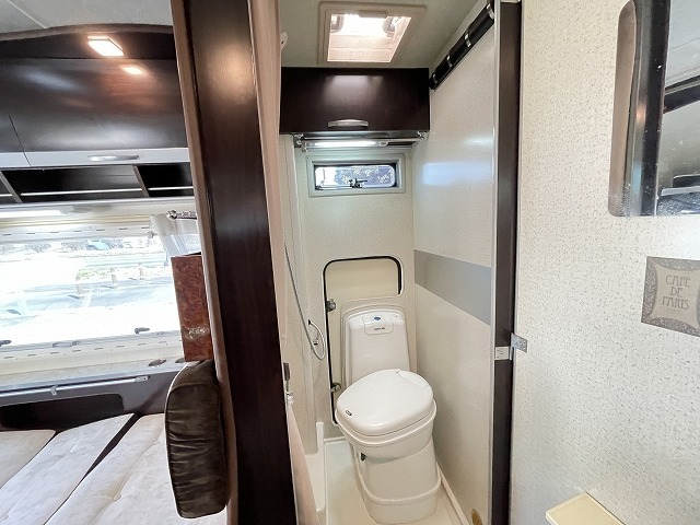 キャンピングカーキャブコン