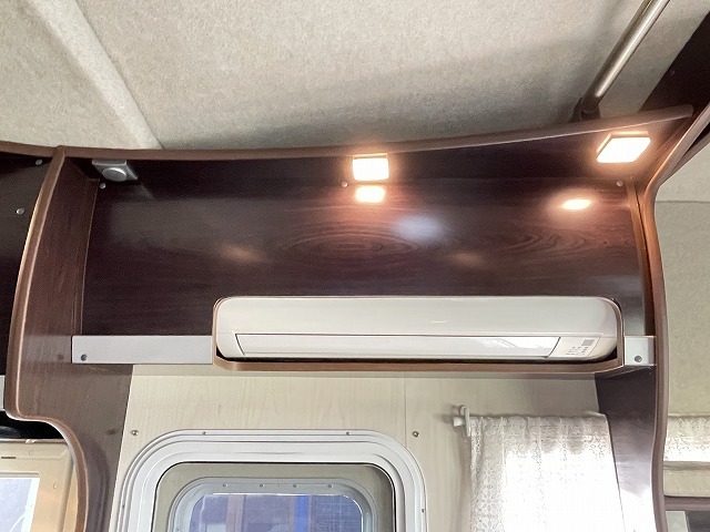 キャンピングカーキャブコン