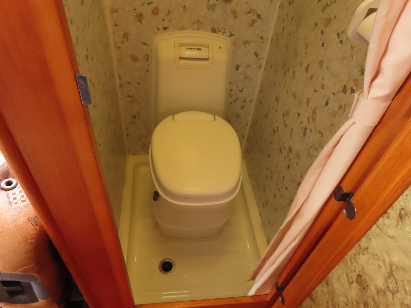 キャンピングカーキャブコン