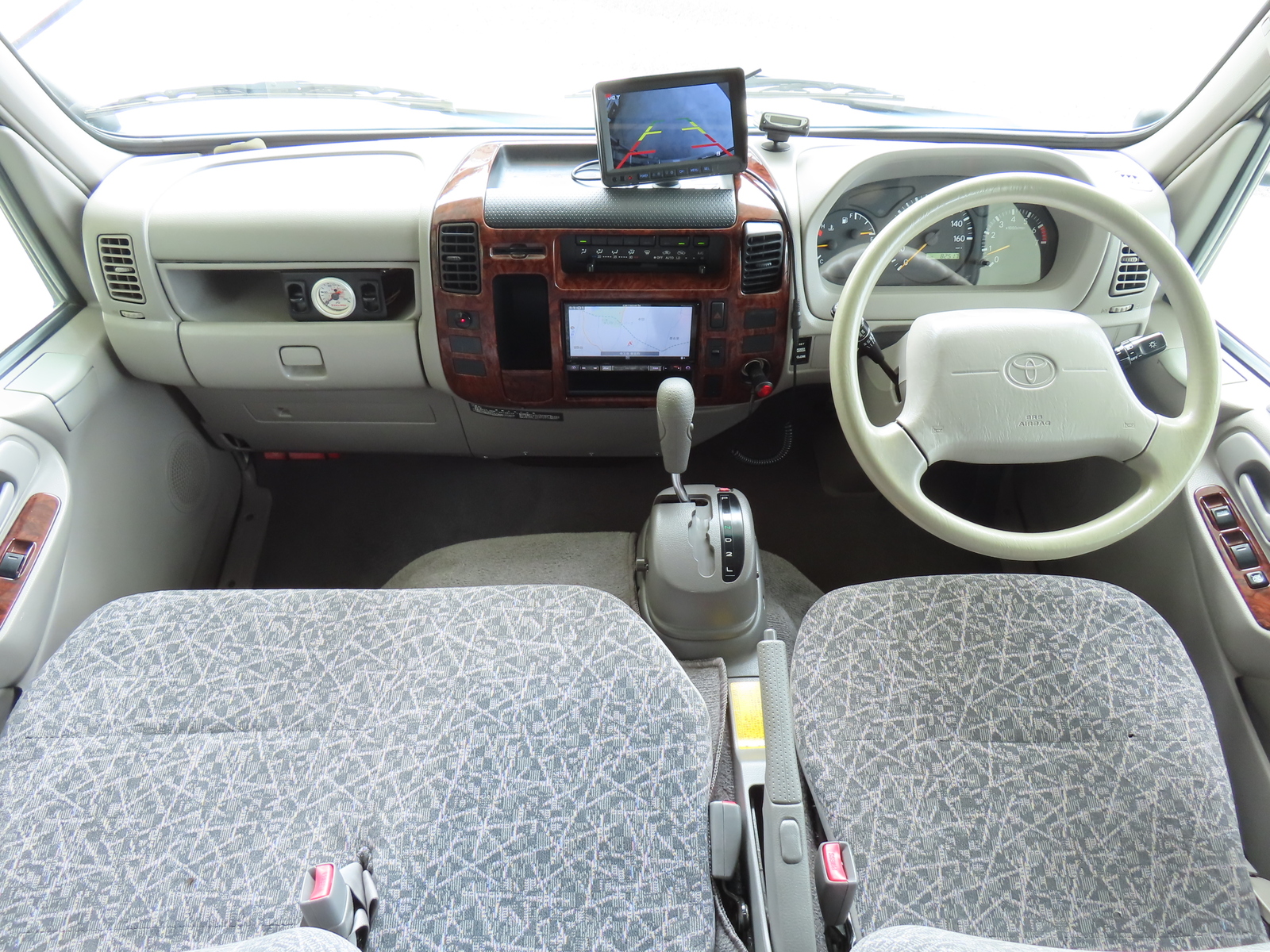 キャンピングカーキャブコン